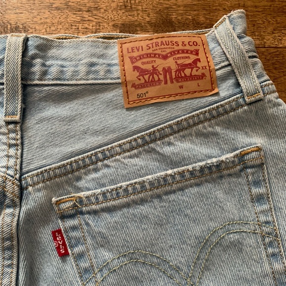 Levi’s 501 Original High-Rise Shorts in size W25 - Picture 4 of 7